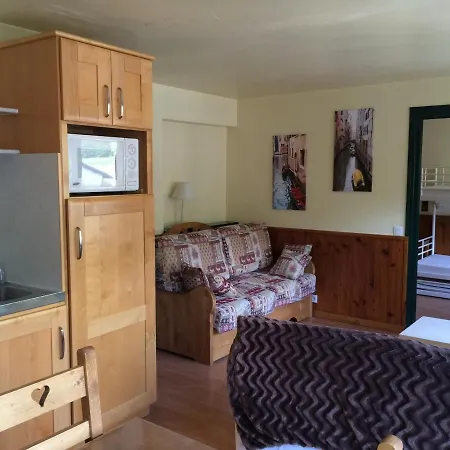 2 Pieces Pour 5 Personnes, Expose Sud-est, Au Centre De Valloire, A 400m Des Commerces Et Loisirs - Fr-1-263-456 Apartment *