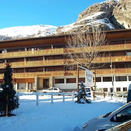 2 Pieces Pour 5 Personnes, Expose Sud-est, Au Centre De Valloire, A 400m Des Commerces Et Loisirs - Fr-1-263-456 * Valloire